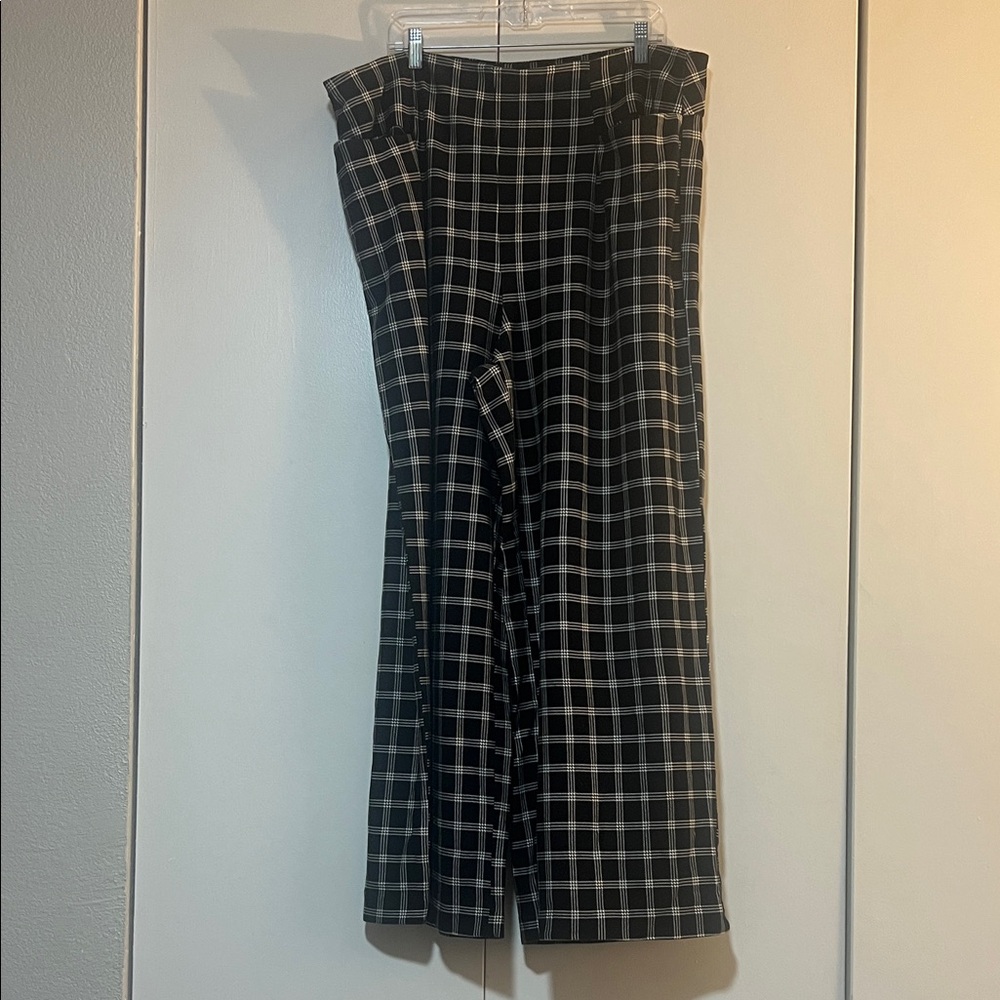 Torrid Women's Black and White Checkered Wide Leg Pants